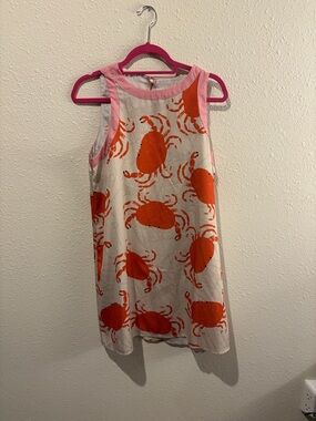 Sleeveless Cream Shift Dress with Bright Crab Pattern and Pink Trim